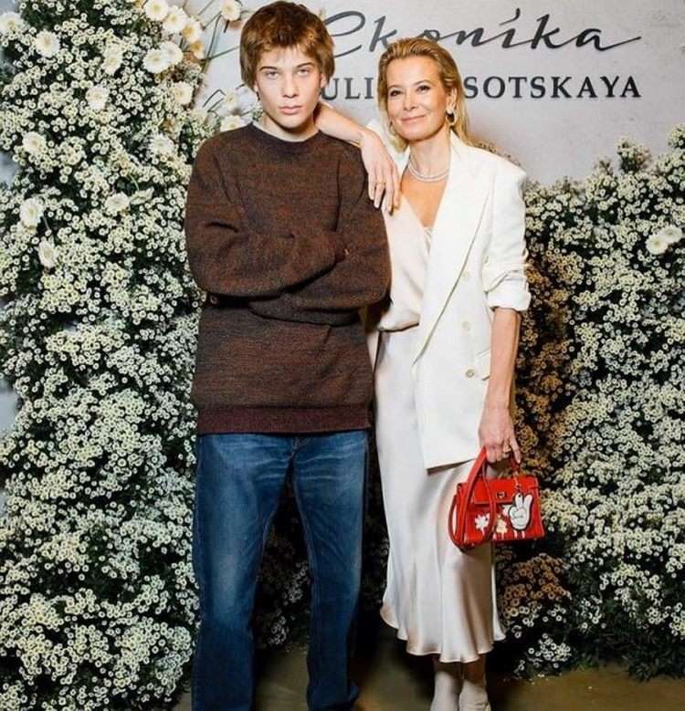 Юлия высоцкая свадьба с кончаловским фото